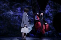 新作ミュージカル「怪人と探偵」より。（撮影：岡千里）