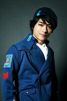 小早川俊輔扮するヤン・ウェンリー。