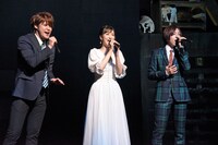 「ブロードウェイ・ミュージカル『ウエスト・サイド・ストーリー』Season1」製作発表より、歌唱披露の様子。左から宮野真守、蒼井翔太、笹本玲奈。