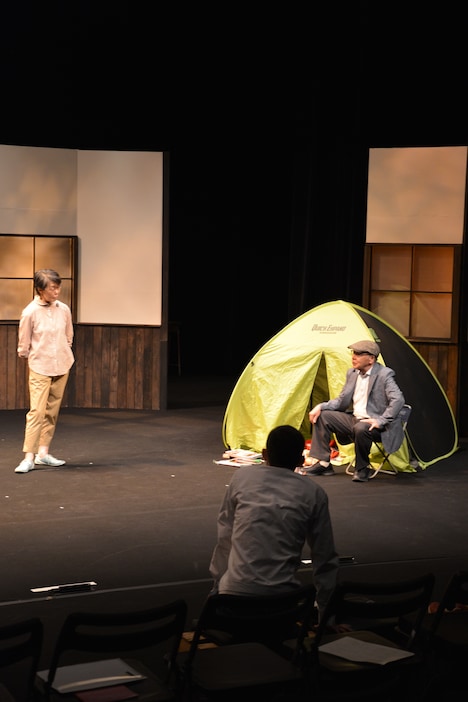 老いのプレーパーク 発表公演「老人ハイスクールDX」稽古の様子。