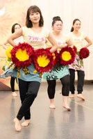 「フラガール -dance for smile-」稽古場より。（撮影：川野結李歌）