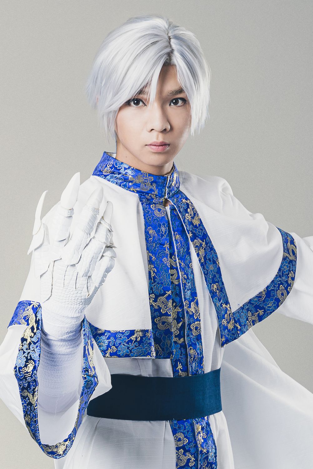 塩崎太智扮するキジャ。
