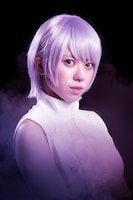 エレオノール・フランシーヌ人形 / アンジェリーナ役の大西桃香（AKB48）。