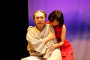 劇団印象-indian elephant- 第24回公演「瘋癲老人日記」より。(撮影:菅原康太)