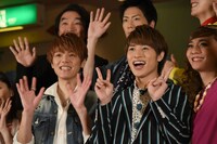 「どれミゼラブル！」囲み取材より、中央左が室龍太（関西ジャニーズJr.）、中央右が松本幸大（宇宙Six / ジャニーズJr.）。