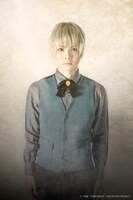 木村風太扮する少年従者。