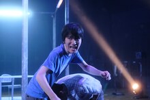 ゆうめい「姿」より。（撮影：佐々木啓太）