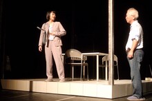 ゆうめい「姿」より。（撮影：佐々木啓太）