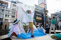 セノ派「移動祝祭商店街」ゲネプロの様子。