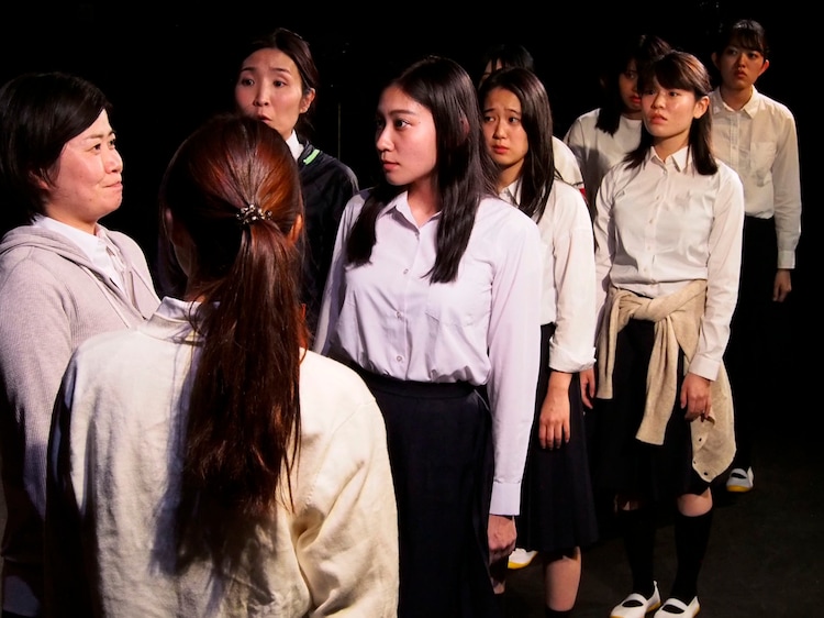 平塚直隆と女優たちが しりとり で紡ぐ オイスターズ みんなの力 開幕 公演レポート コメントあり ステージナタリー