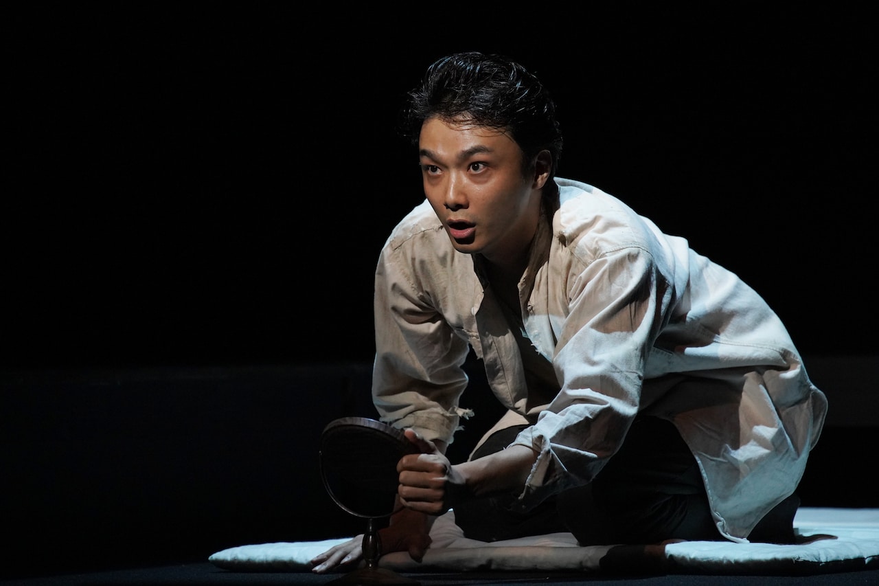 井上芳雄が「決意を新たに」、井上ひさしの言葉が強く痛く響く「組曲虐殺」開幕