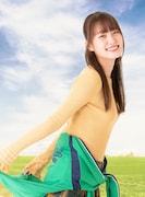 遠藤みゆの扮装ビジュアル。