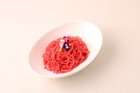 「『暁のヨナ』Cafe」メニューより、ヨナの暁の色のスパゲティ。