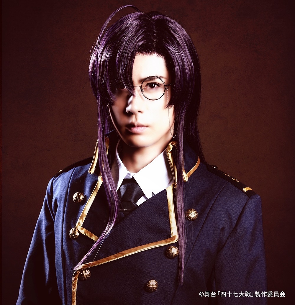 上杉輝扮する岡山さん。