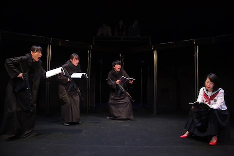 北九州芸術劇場＋市民共同創作リーディング「Re:北九州の記憶」より。（撮影：藤本彦）