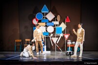 前回公演「パリドライビングスクール」より。（撮影：山内拓也）