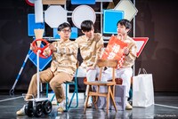 前回公演「パリドライビングスクール」より。（撮影：山内拓也）