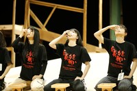 「博多座開場20周年記念 AKB48グループ特別公演」第1部「仁義なき戦い～彼女（おんな）たちの死闘篇～」公開稽古より。