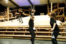 「博多座開場20周年記念 AKB48グループ特別公演」第1部「仁義なき戦い～彼女（おんな）たちの死闘篇～」公開稽古より。