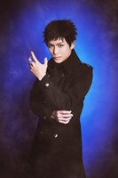 高岡裕貴扮するヴィンビ・ストットアウル。