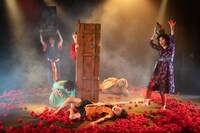 地点「ハムレットマシーン」より。（撮影：寺司正彦）