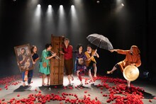 地点「ハムレットマシーン」より。（撮影：寺司正彦）