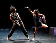 北村明子 Cross Transit project「梁塵の歌(りょうじんのうた)」より。(撮影:大洞博靖)