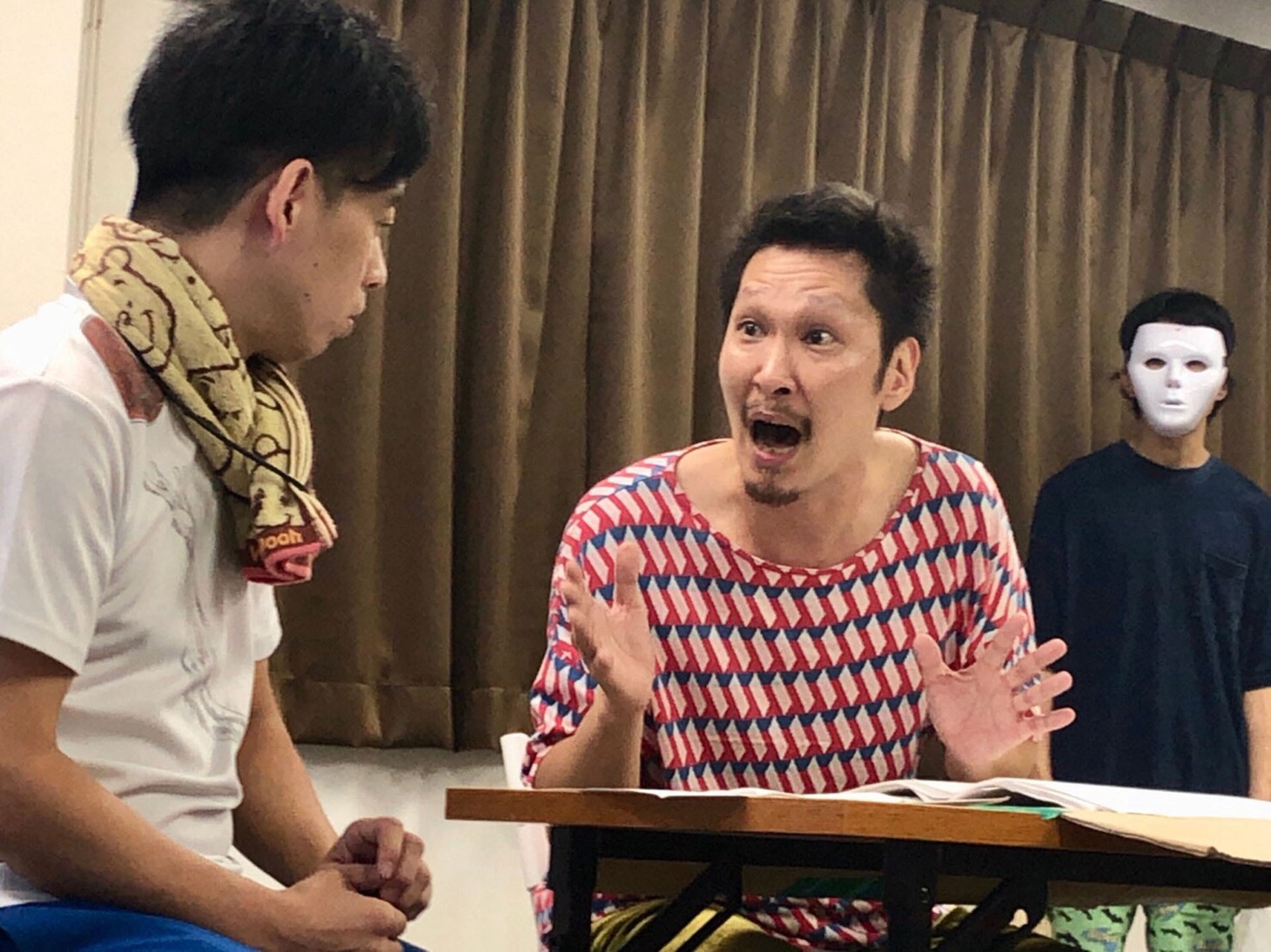 突劇金魚 第21回公演「墓場のオサムと機嫌のいい幽霊」稽古の様子。