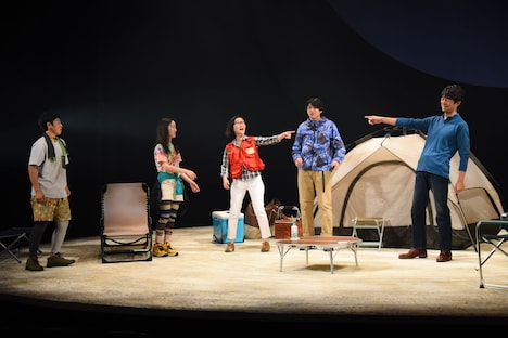 世田谷パブリックシアター＋エッチビイ「終わりのない」より。