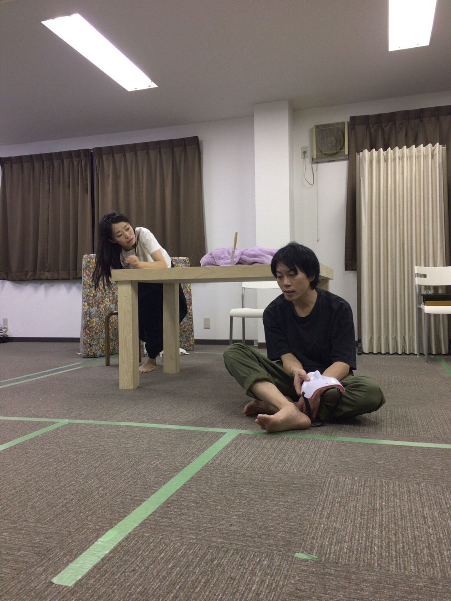 突劇金魚 第21回公演「墓場のオサムと機嫌のいい幽霊」稽古の様子。
