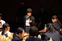 高校生と創る演劇「転校生」通し稽古より。（撮影：萩原ヤスオ）