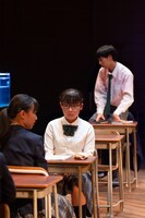 高校生と創る演劇「転校生」通し稽古より。（撮影：萩原ヤスオ）