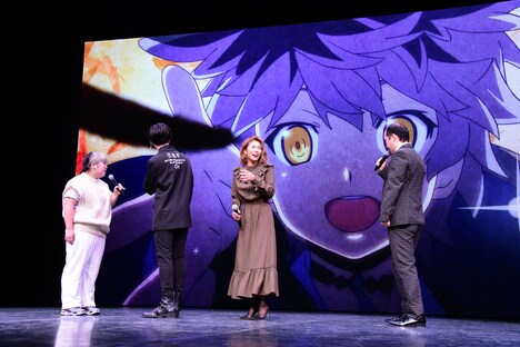 Hareza池袋 オープニング記者発表会より、勝手に「池袋PRアニメ」に声を当てはじめるゆりやんレトリィバァ(左端)、トレンディエンジェルの斎藤司(右端)。