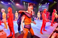 「LIVEミュージカル演劇『チャージマン研！』」より。（撮影：鏡田伸幸）