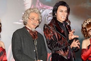 ミュージカル「ダンス オブ ヴァンパイア」初日前会見より。左から石川禅、山口祐一郎。