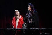 ミュージカル「ダンス オブ ヴァンパイア」より、左から神田沙也加扮するサラ、山口祐一郎扮するクロロック伯爵。