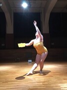 「太めパフォーマンスの10周年御礼周りツアー『Sento』」より。