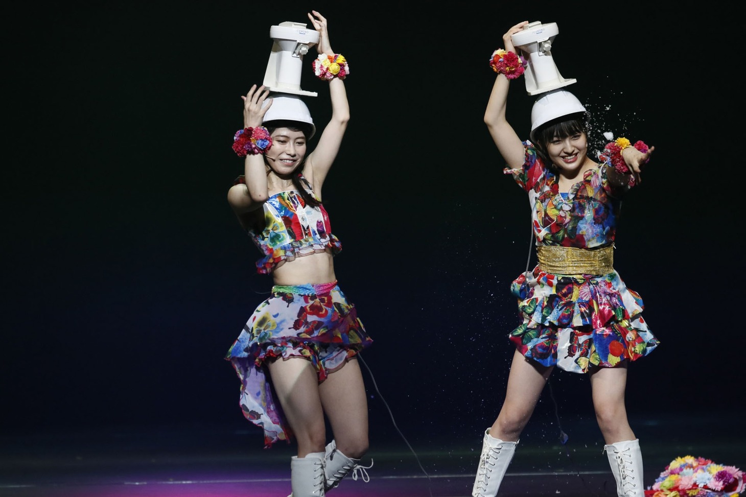「博多座開場20周年記念 AKB48グループ特別公演」第2部「あんみつ姫プロデュース レヴュー48」より。