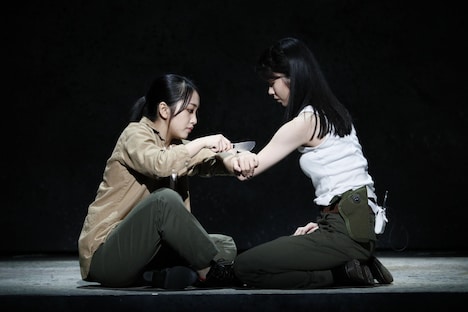 「博多座開場20周年記念 AKB48グループ特別公演」第1部「仁義なき戦い～彼女（おんな）たちの死闘篇～」より。