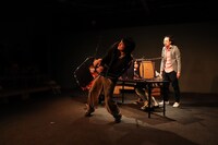 「新年工場見学会2019」より、ハイバイ「～なにかのニセモノ～ 八王子の雑貨屋」。