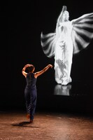 「鼓童×ロベール・ルパージュ〈NOVA〉」スペシャルパフォーマンスの様子。