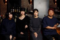 コントと音楽 vol.01「振り返れない。」合同取材会より、左から日高七海、関めぐみ、加村真美、飯塚健。