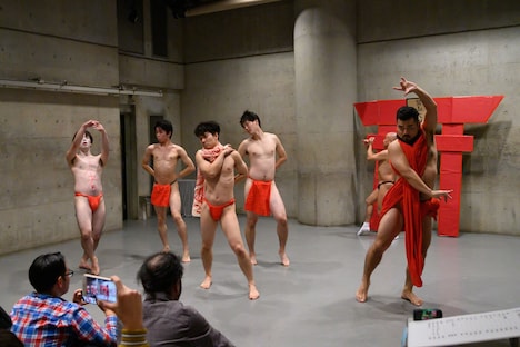 プロジェクト大山Presents「プロジェクト男山」本公演の成功を祈願するため11月15日に行われた「前前夜祭」より。