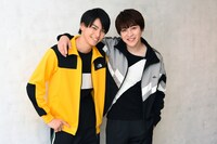 左から高野洸、西銘駿。