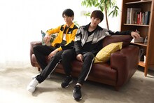 左から高野洸、西銘駿。