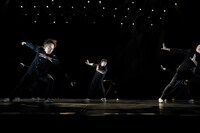 コンドルズ×豊島区民「Bridges to Babylon ─ブリッジズ・トゥ・バビロン─」より。（Photo by HARU）