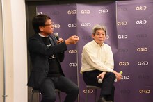 左から中貝宗治豊岡市長、平田オリザ。