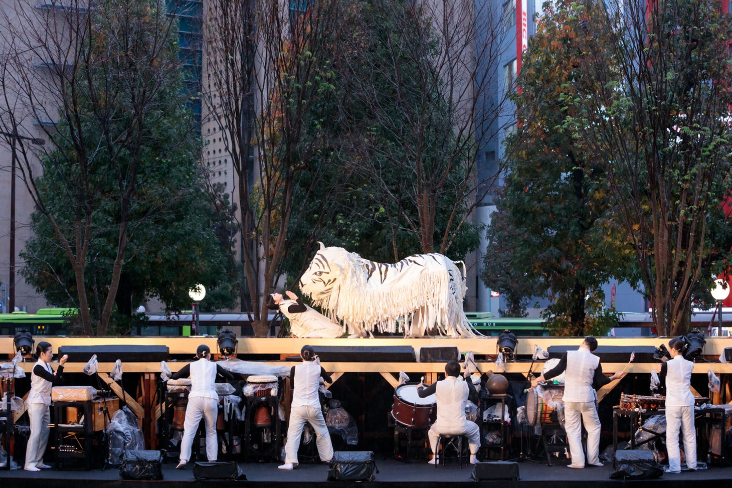 「マハーバーラタ ～ナラ王の冒険～ ―東アジア文化都市 2019 豊島バージョン―」より。(c)前澤秀登