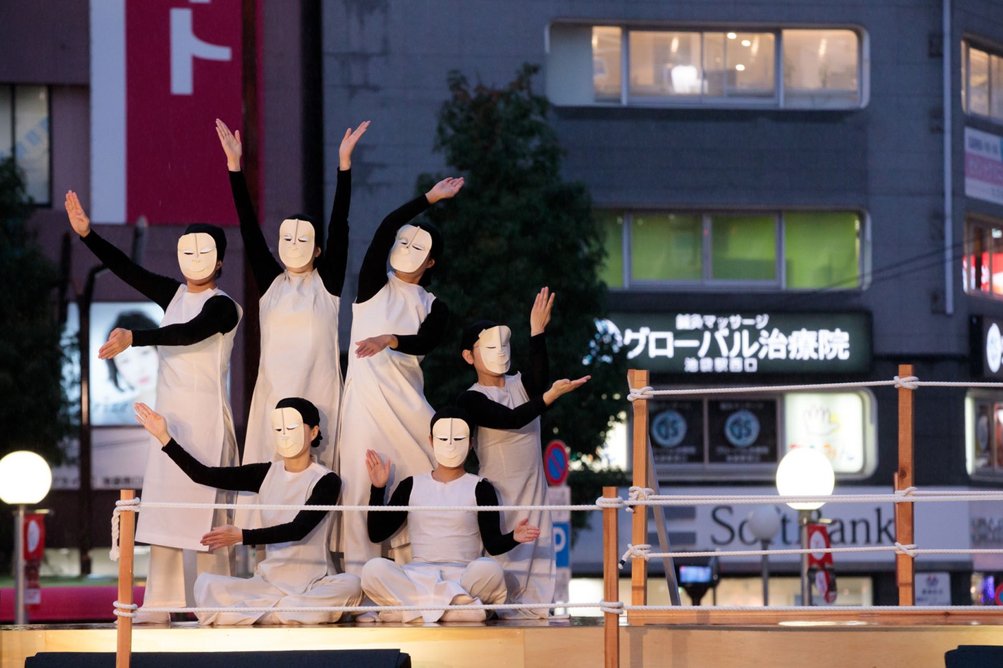 「マハーバーラタ ～ナラ王の冒険～ ―東アジア文化都市 2019 豊島バージョン―」より。(c)前澤秀登