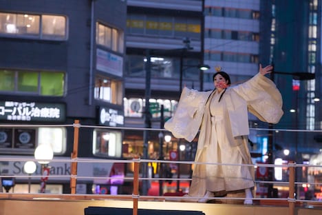 「マハーバーラタ ～ナラ王の冒険～ ―東アジア文化都市 2019 豊島バージョン―」より。(c)前澤秀登